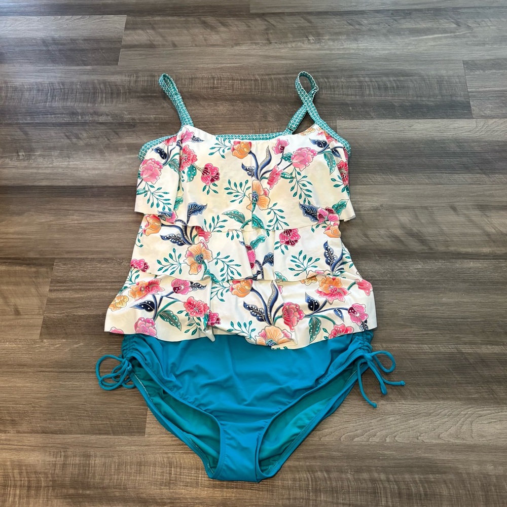 Beach House Woman Floral Fantasy Jane Ruffle Plus Size Tankini Top NWT size 20